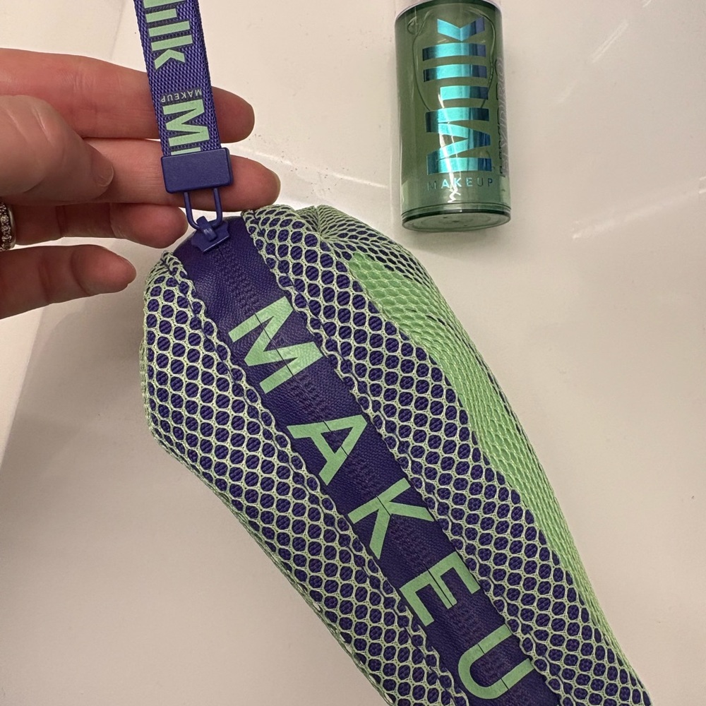 BNWB Milk Makeup hydro primer unused + makeup bag - Picture 3 of 6